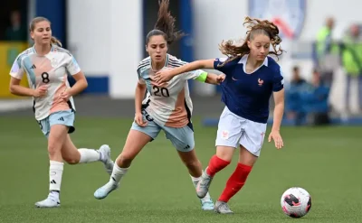 Lisa Mabilon et l’équipe de France U17F vice-championnes d’Europe U17F