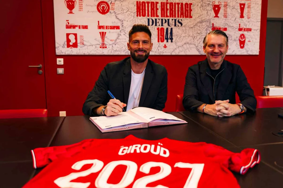 Inoxyable, Olivier Giroud prolonge encore le plaisir en rempilant une saison au LOSC