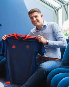 Le nouveau maillot domicile du Montpellier FC présenté