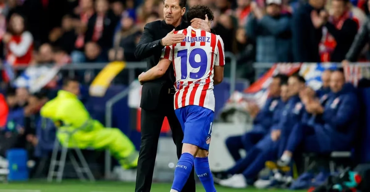 Julián Álvarez au Barça : Simeone affiche sa confiance