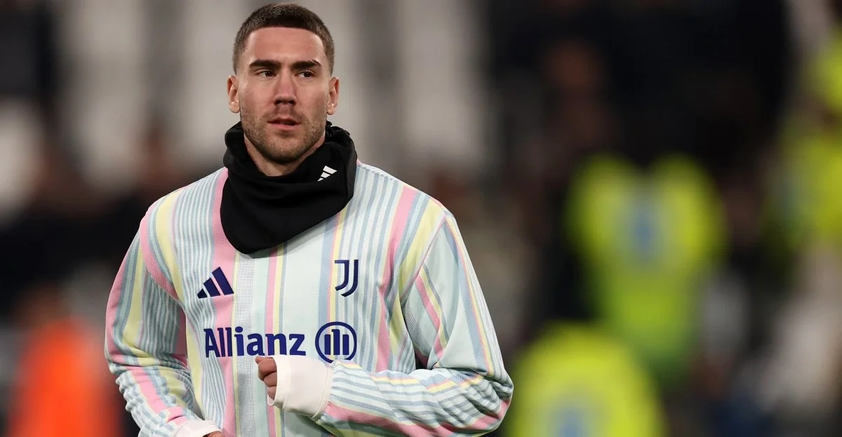 Dušan Vlahović au Barça : l’attente se prolonge