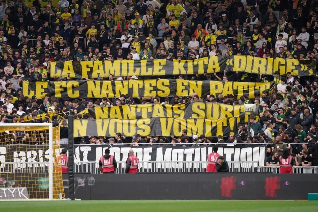 FC Nantes – OM : la Brigade Loire s’attaque aux Kita avec une banderole et des chants chocs