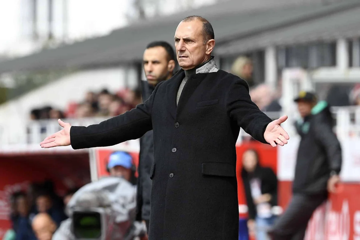 FC Nantes : après l’échec Pantaloni, un retour de Der Zakarian envisagé ?