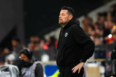 RC Lens : après Bruno Genesio, le nouveau Pierre Sage sur le banc du LOSC ?
