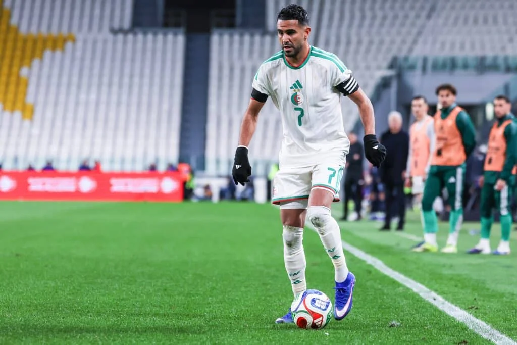 OM Mercato : le nom de Riyad Mahrez refait surface, sa réponse est déjà connue