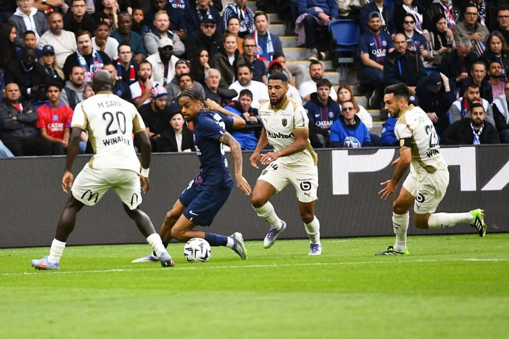 RC Lens – PSG : les compos de Pierre Sage et Luis Enrique sont connues