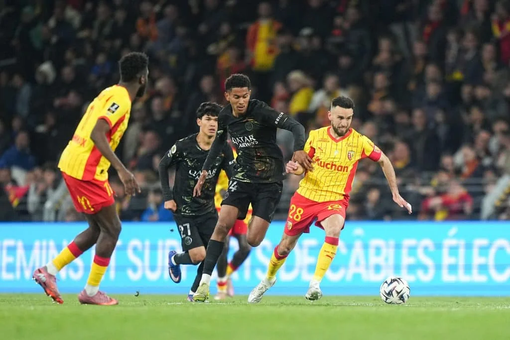 RC Lens – PSG (0-2) : Paris se fait malmener par les Sang et Or mais officialise son titre, les notes
