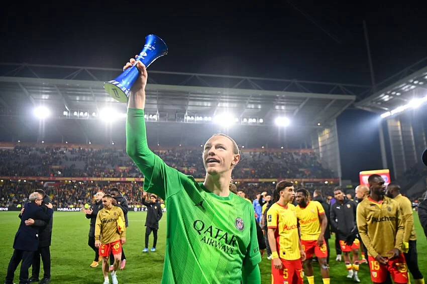 PSG : une nuit torride avec une star du X pour le pire cauchemar du RC Lens ?