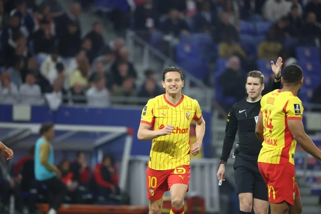 RC Lens : Florian Thauvin humilie l’OL avec un geste polémique