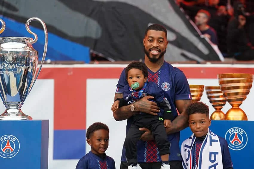 PSG : un champion du monde 2018 et ancien coéquipier de Mbappé à Paris lui tombe dessus ! 
