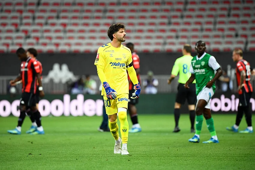 ASSE Mercato : le vestiaire a déjà implosé, le grand ménage a démarré !