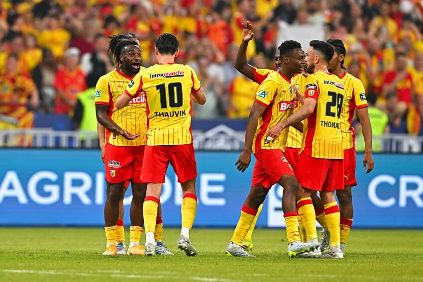 RC Lens Mercato : après Medina, un autre chouchou des supporters aurait déjà dit oui à l’OM !