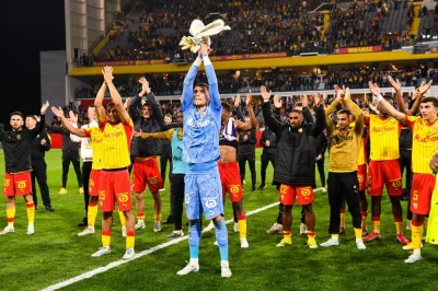 RC Lens Mercato : c’est fait, le club officialise un départ !