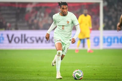 PSG Mercato : l’émir du Qatar revient à la charge pour Olise, deux stars parisiennes dans la balance ?