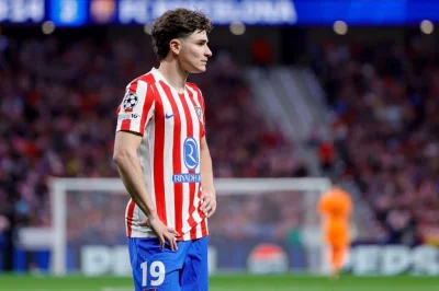 FC Barcelone Mercato : une deuxième recrue chipée à l’OL, Deco fonce sur un autre buteur plus prolifique qu’Alvarez !