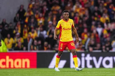 RC Lens Mercato : Manchester United prépare une offre faramineuse pour Sangaré, jackpot en vue ! 