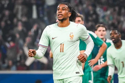 PSG : 500 M€ ou rien pour Olise, le Bayern calme Paris… pour l’instant