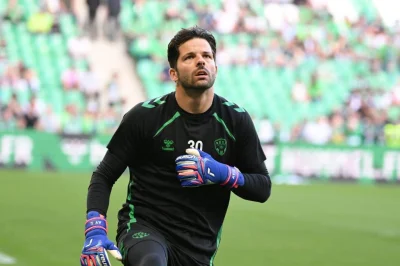 ASSE : Larsonneur recadre ses détracteurs en silence… grâce aux supporters