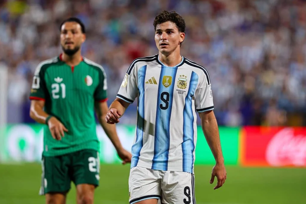 Mercato : coup de tonnerre pour Julian Alvarez, le Barça et le PSG déjà menacé !