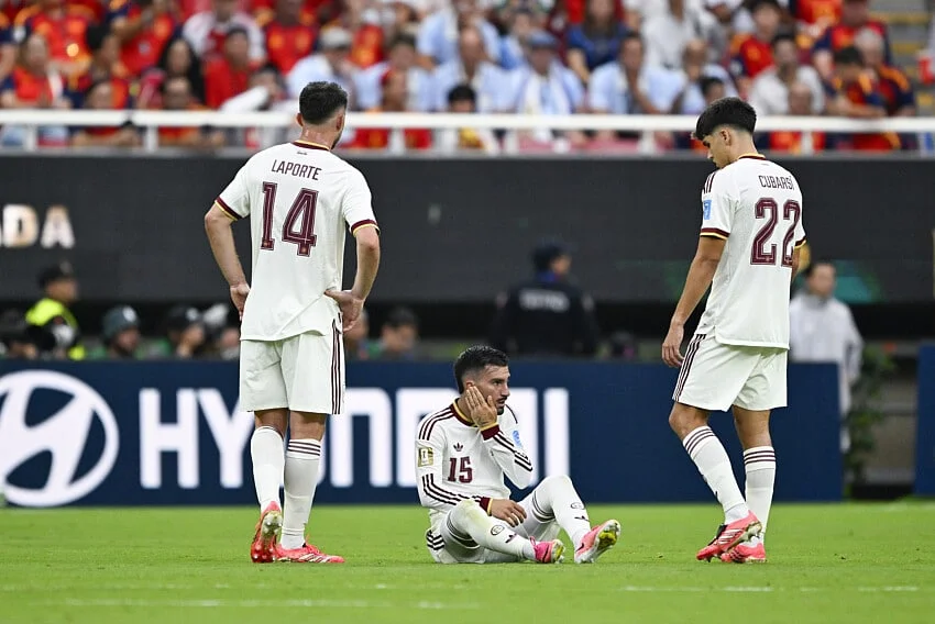 PSG Mercato : Luis Enrique rêve d’un défenseur du FC Barcelone coéquipier de Yamal à la Coupe du Monde 