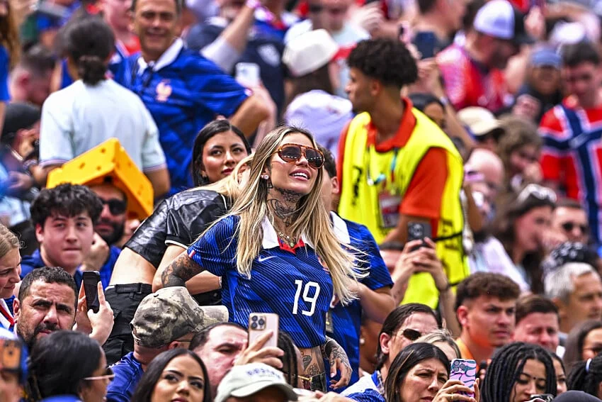 France – Suède : les Wags des Bleus font déjà sensation à la Coupe du Monde !