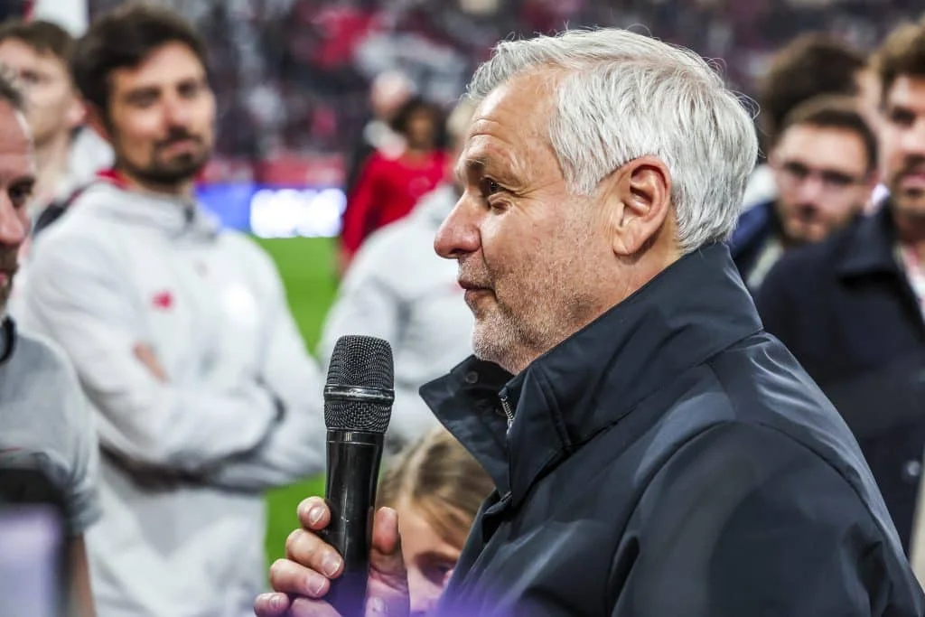 OM : Bruno Genesio signe et dévoile pourquoi il a choisi Marseille !