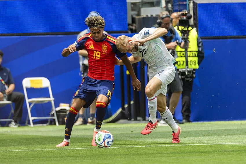 FC Barcelone : Yamal a dégainé un accessoire qui fait fureur à la Coupe du Monde 