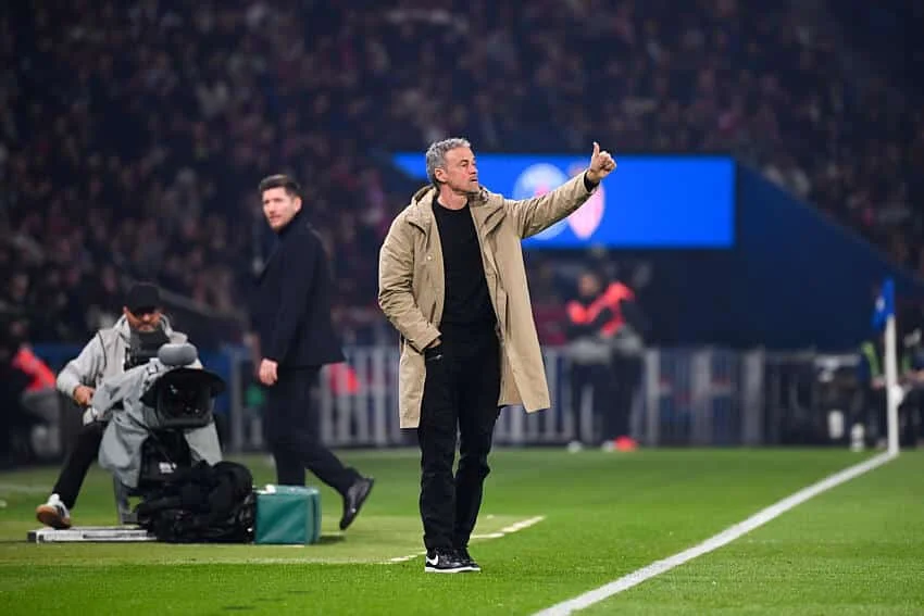 PSG Mercato : Paris officialise sa première recrue et un départ inattendu à Monaco 