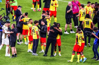 RC Lens : un petit prodige adoubé par Thauvin sort déjà le grand jeu devant Toppmöller 