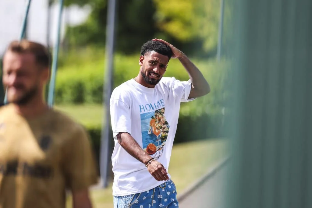 RC Lens Mercato : un nouveau départ officialisé, deux prolongations surprises ?