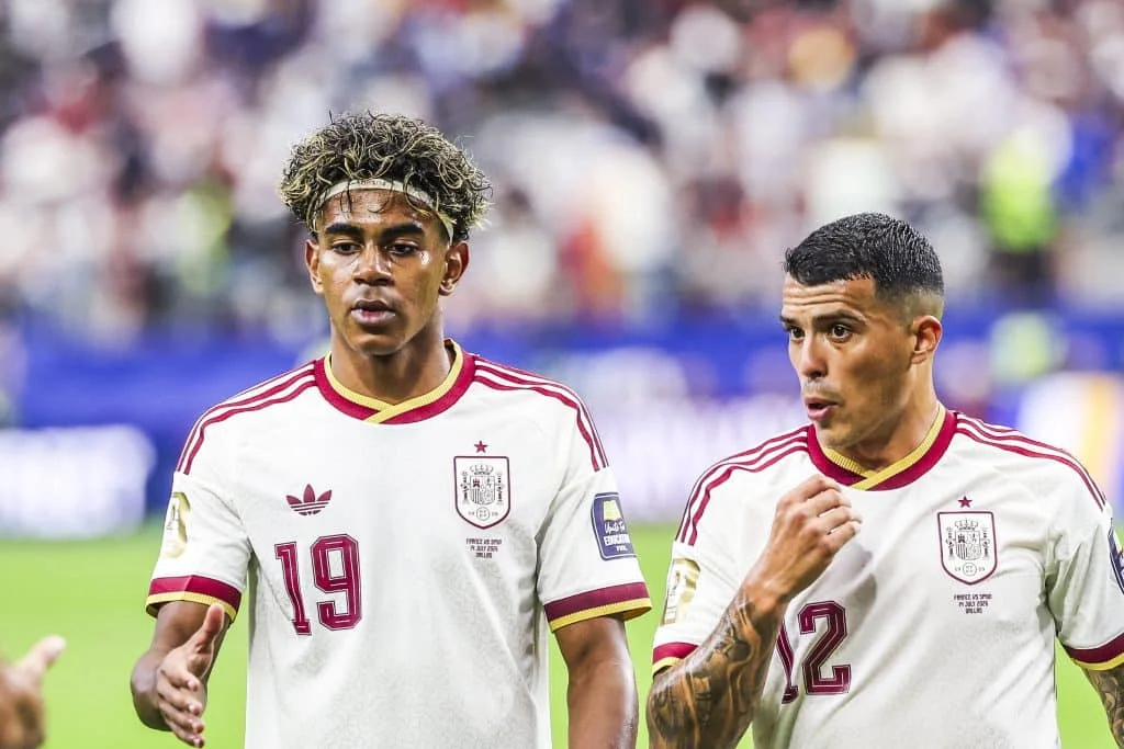 Revue de presse Coupe du Monde 2026 : l’Angleterre a trouvé son coupable, Yamal et l’Espagne en panique devant Lionel Messi !