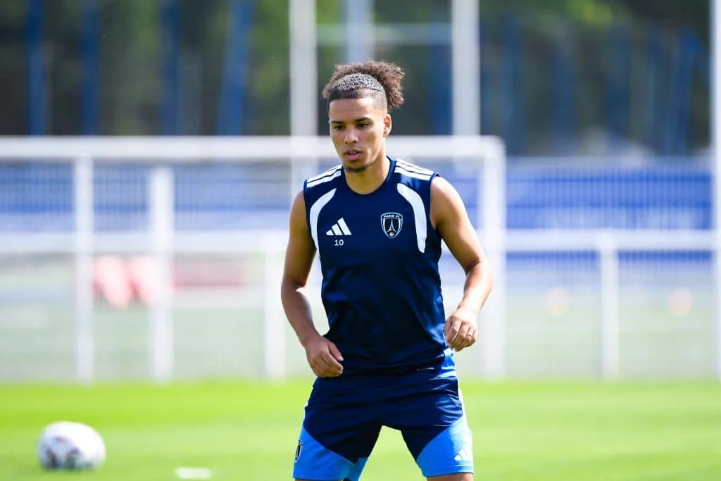 Mercato : le Paris FC donne sa réponse à l’OM et au Stade Rennais pour Kebbal