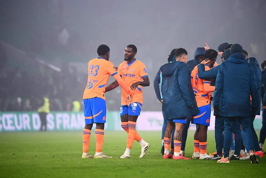 OM Mercato : un latéral gauche très convoité à deux doigts de signer à Marseille !