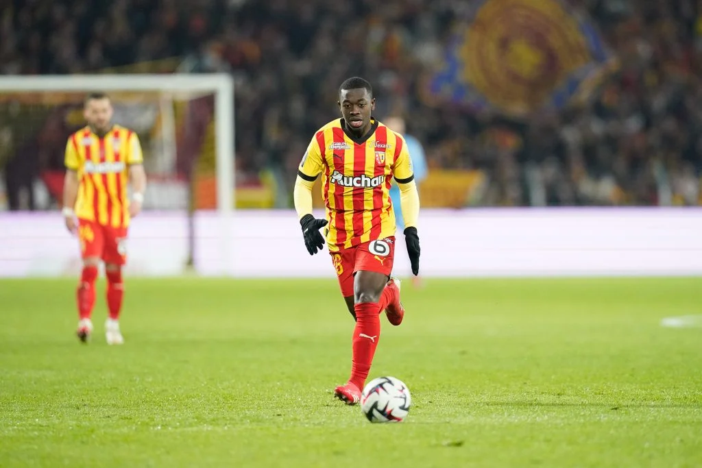 RC Lens Mercato : une recrue Ligue des Champions a signé en Ligue 2