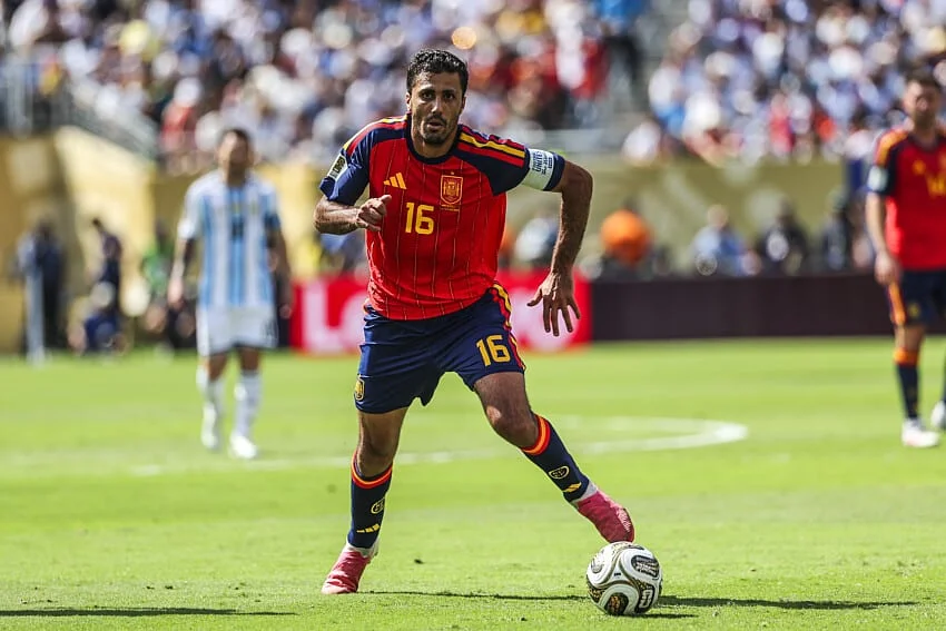 FC Barcelone, Real Madrid Mercato : énorme coup de théâtre pour Rodri, un accord est tombé !