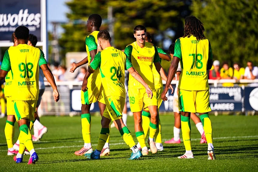 Pronostic FC Nantes – Red Star : les Canaris vont-ils réussir leur retour en Ligue 2 ?