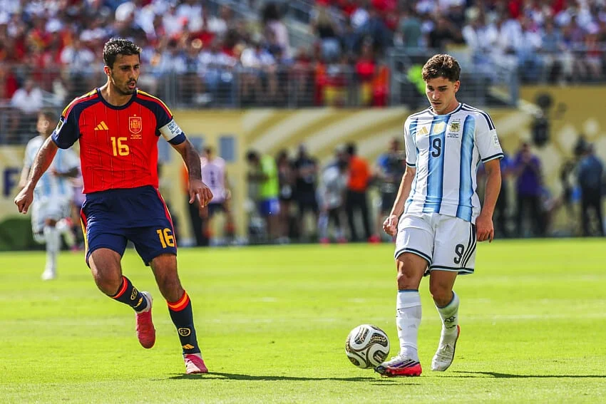 FC Barcelone Mercato : le Barça va envoyer deux nouvelles offres pour Rodri et Alvarez