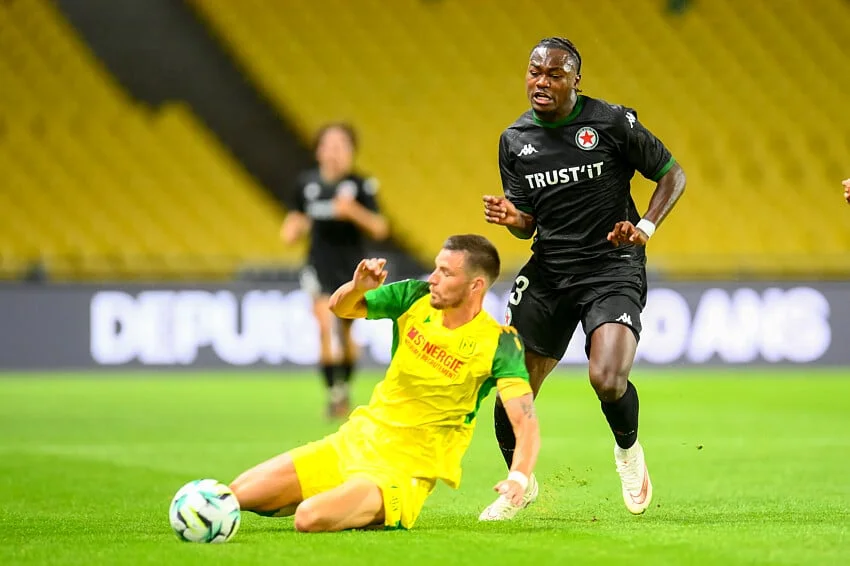 FC Nantes : ça balance déjà dans le vestiaire, c’est du très lourd ! 