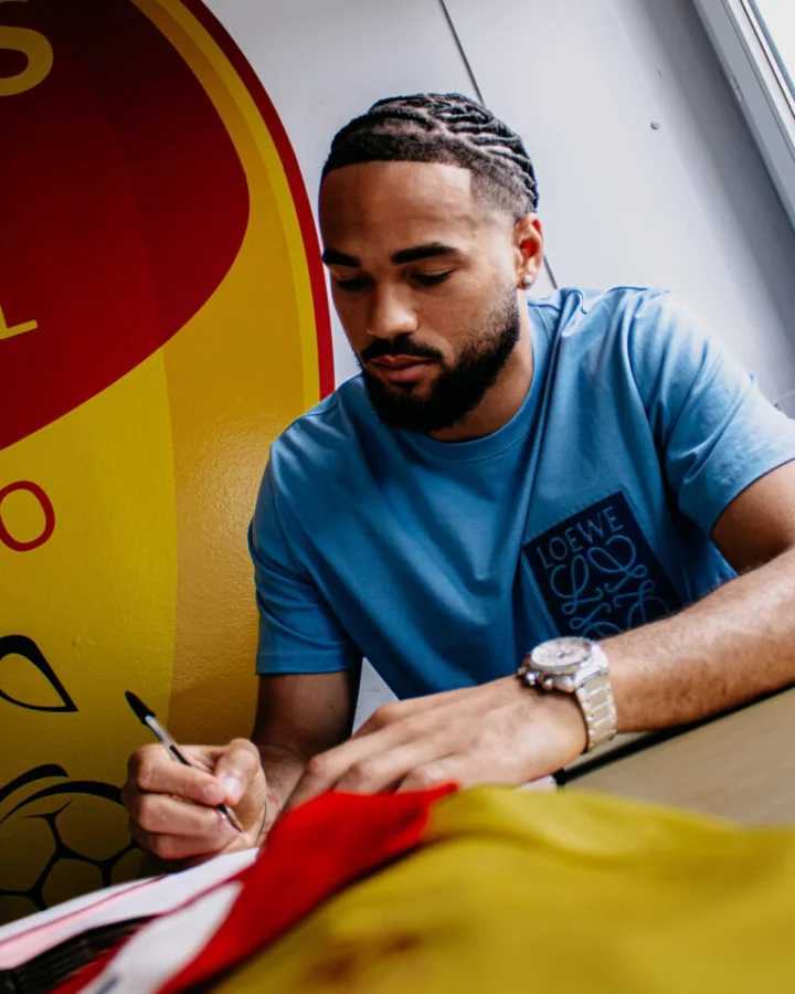 Mercato Ligue 3. Versailles et Paris actifs, un départ à Rouen