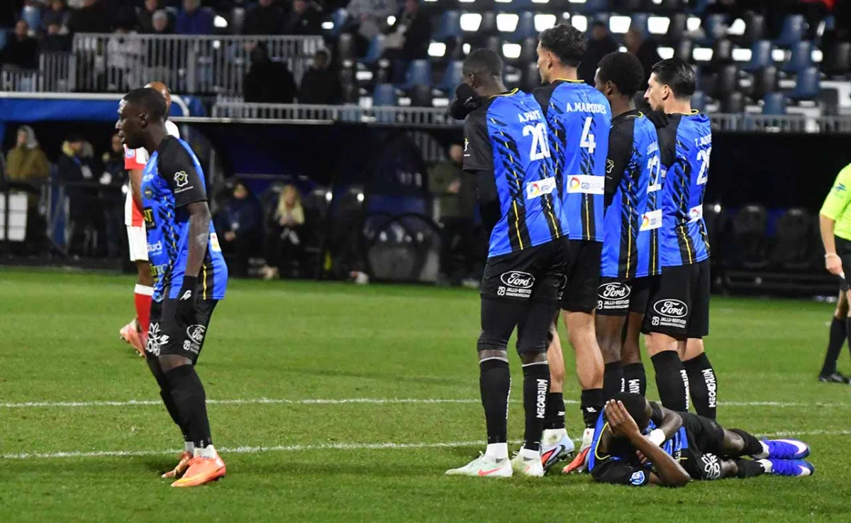 De nombreux clubs nationaux en infraction au statut de l’arbitrage !