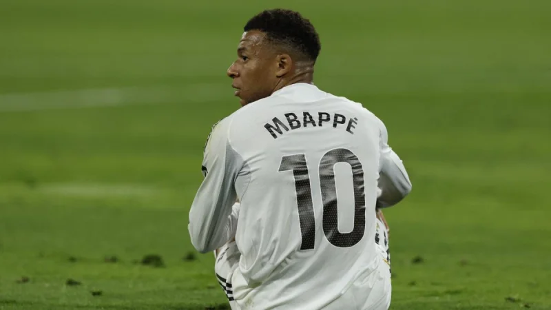 Real Madrid : Mourinho aurait déjà pris une grosse décision avec Mbappé