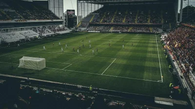 «Retournez boire» : les banderoles cinglantes des ultras parisiens et des supporters lensois