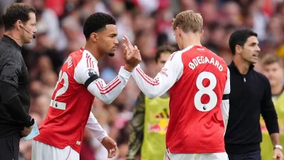 Ethan Nwaneri va célébrer le titre avec Arsenal