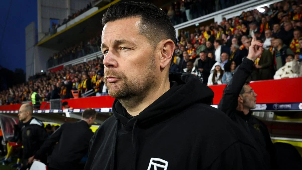 RC Lens : Pierre Sage laisse planer le doute sur son avenir