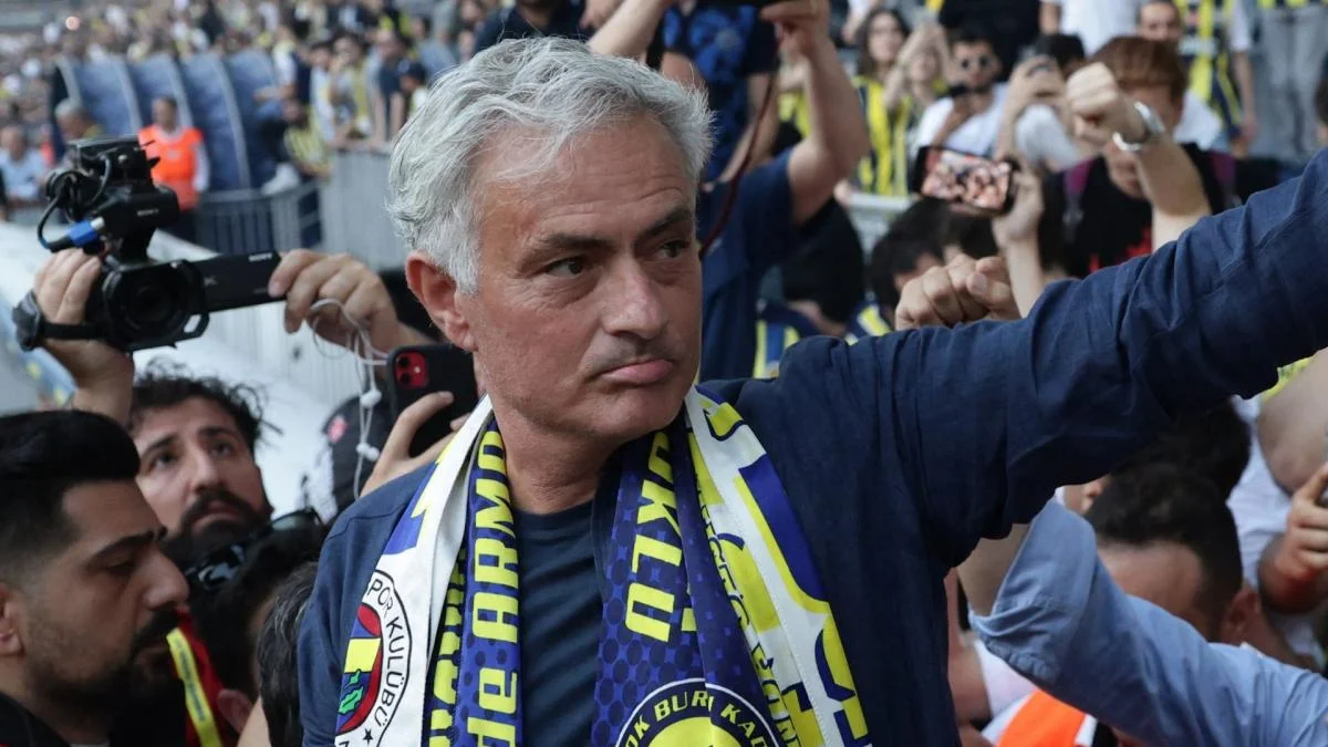 Real Madrid : coup de théâtre dans le dossier Nico Paz à cause de José Mourinho