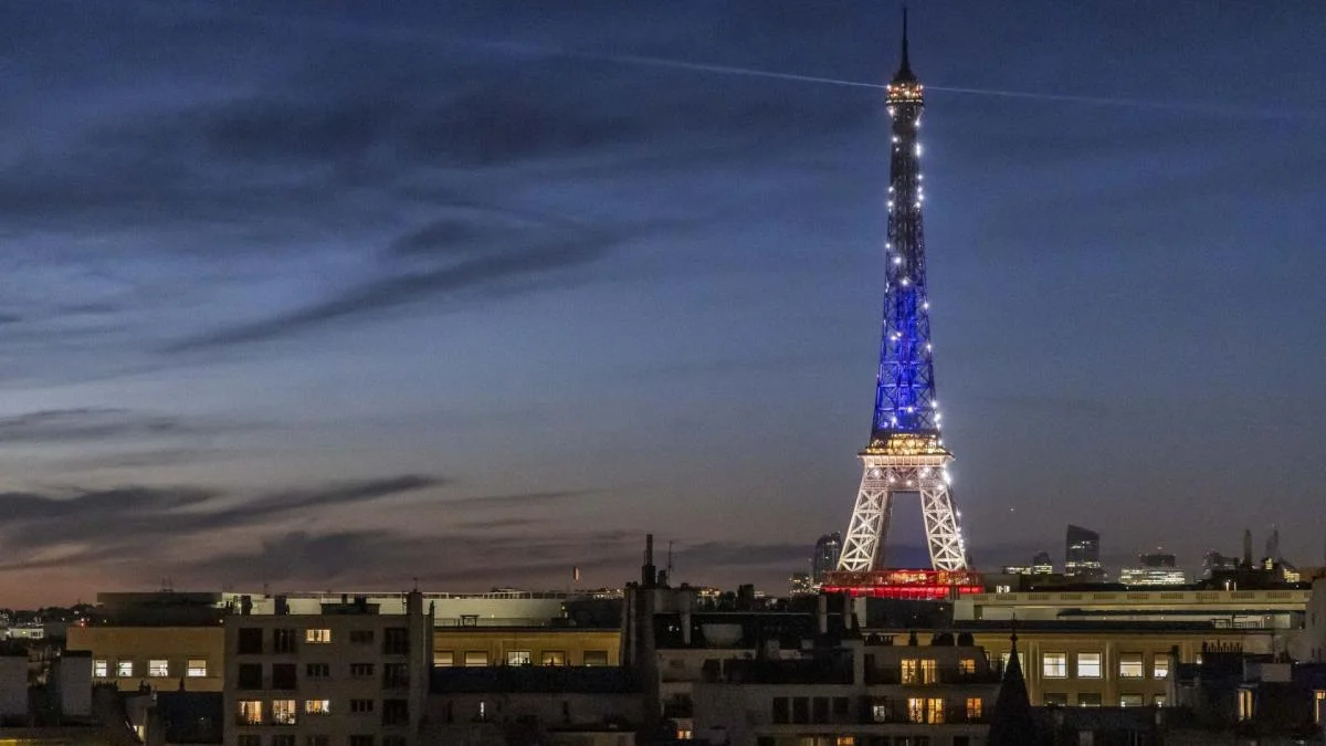 La Tour Eiffel s’illumine pour soutenir le PSG avant la finale de C1