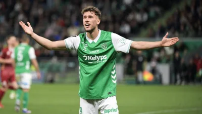 Barrages Ligue 1 : le vestiaire de l’AS Saint-Etienne est totalement anéanti 