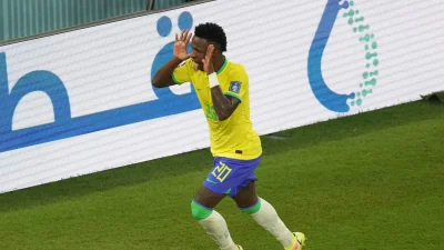 Brésil : Vinicius Jr prend la défense de son ex