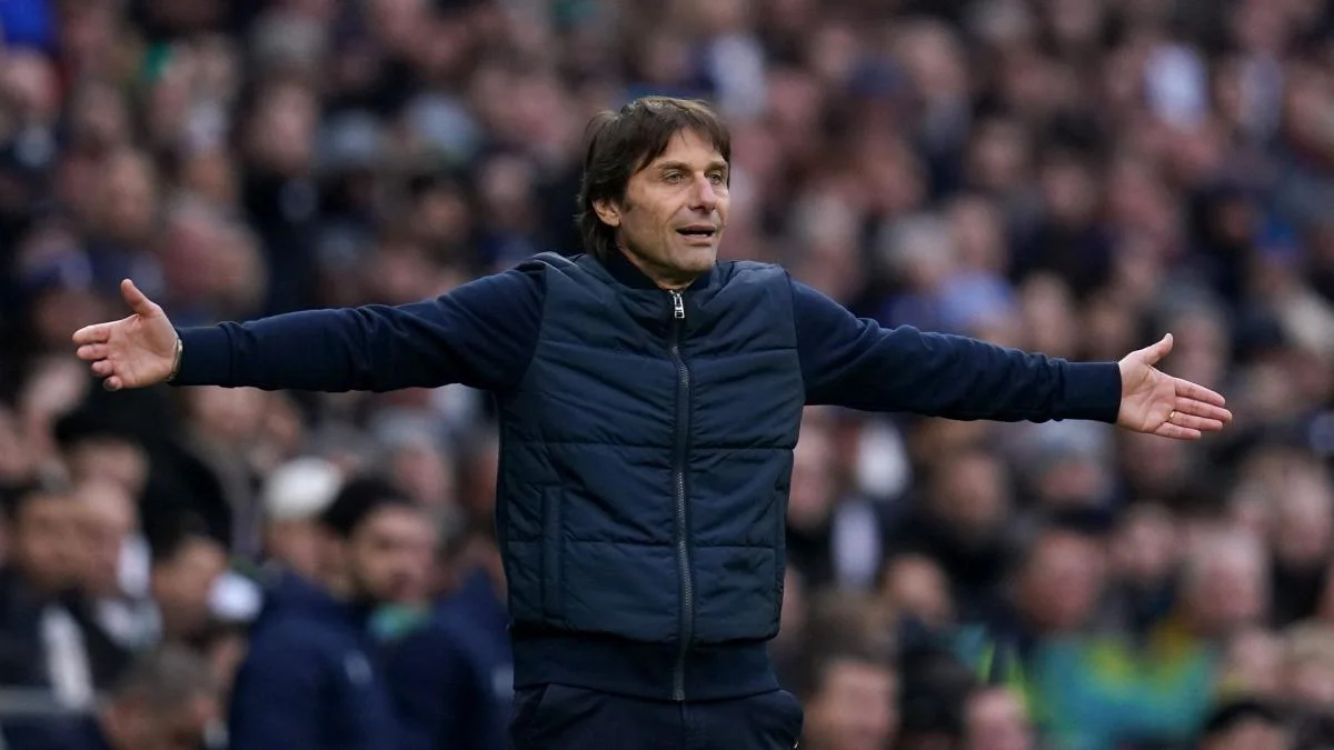 Antonio Conte a reçu 3 offres folles