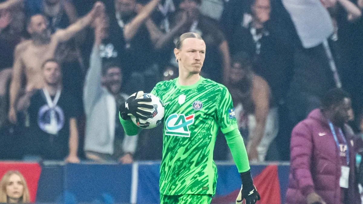 Le PSG a pris sa décision pour Matvey Safonov